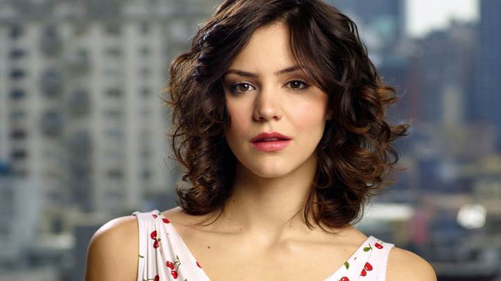 Katharine McPhee Red Lips Looking At Camera Cute Front Pose